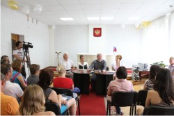 Увеличить Встреча с молодыми парами, собирающимися вступить в брак